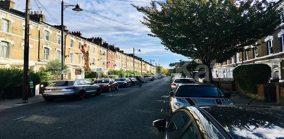 			3 Bedroom, 1 bath, 1 reception Apartment			 Ferndale Road, Clapham North 